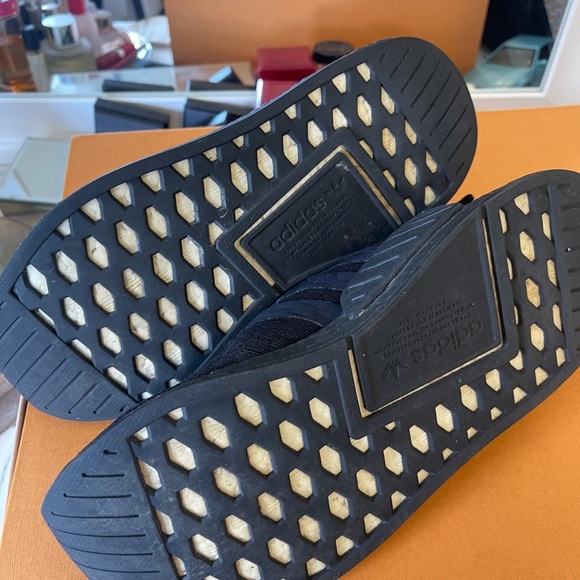 Adidas NMD R2 - Picture 4 of 4